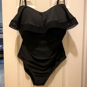 NWOT beautiful 1 piece swimsuit. Size XL.